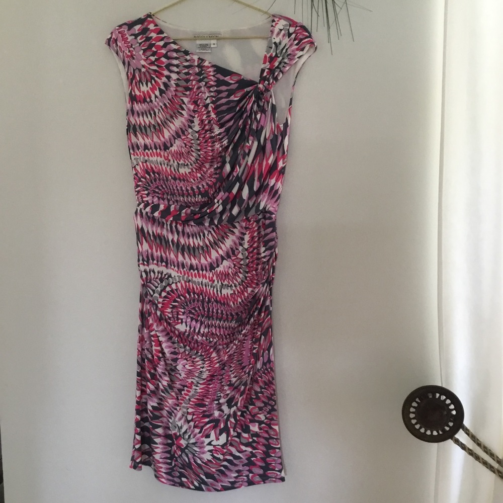 💖Maggy London Side Ruched Sheath Dress